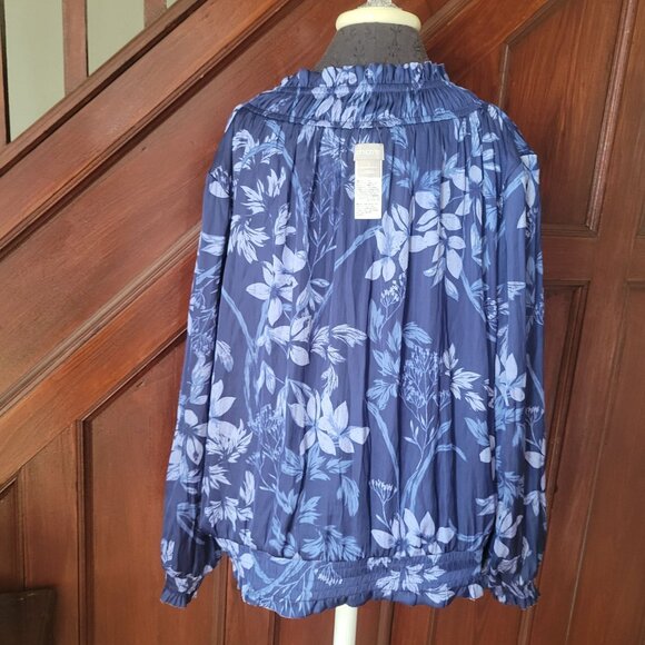 Chicos Reversible Floral Print Bomber Jacket With Zipper Closure & Elastic Cuffs - Picture 7 of 9